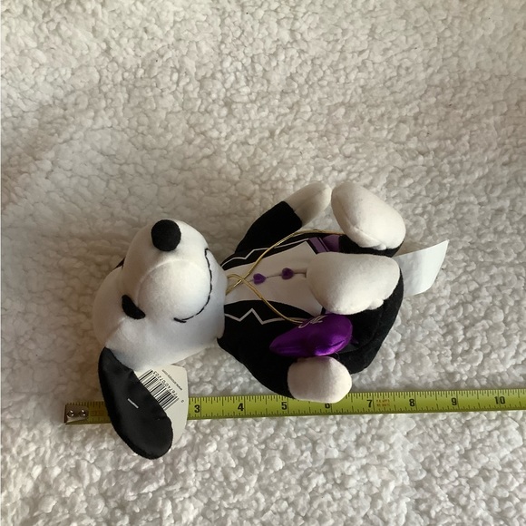 Whitmans Peanuts Plush Valentine Snoopy Dog Tuxedo Plush Stuffed Animal w Tags - Picture 5 of 5